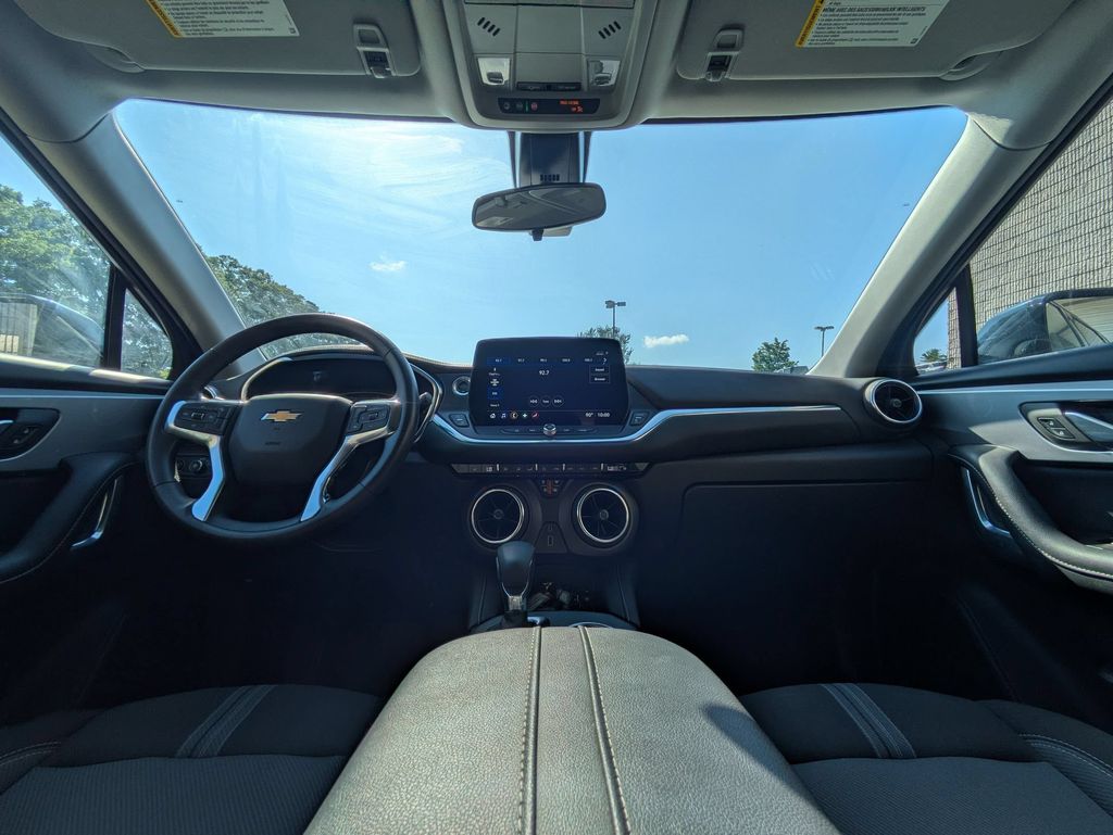 Thumbnail: 2025 Chevrolet Blazer - 26