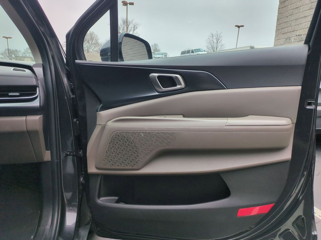 Thumbnail: 2025 Kia Carnival - 34