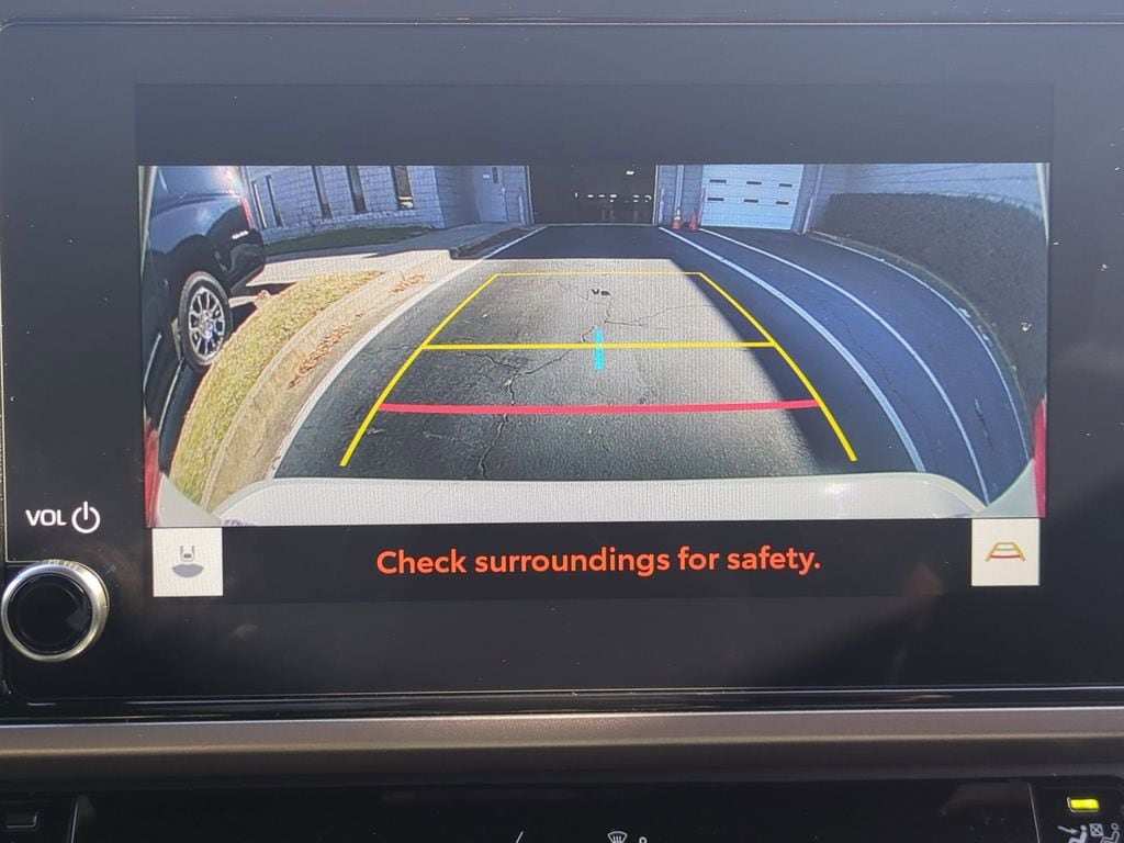 Thumbnail: 2025 Toyota Camry - 18