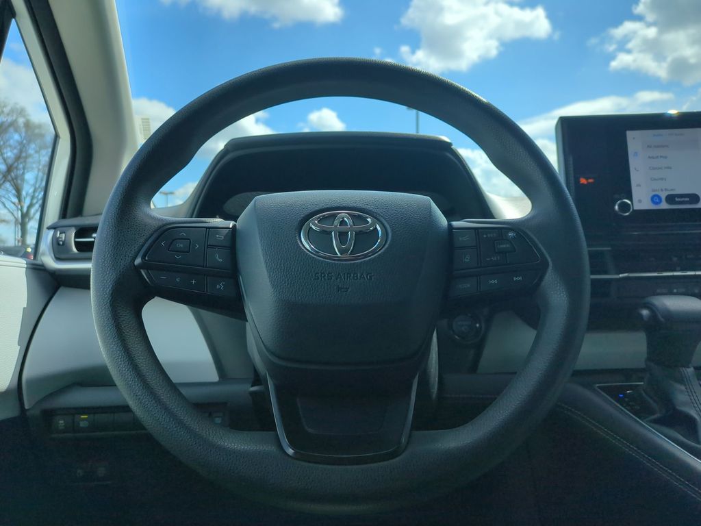 Thumbnail: 2025 Toyota Sienna - 23