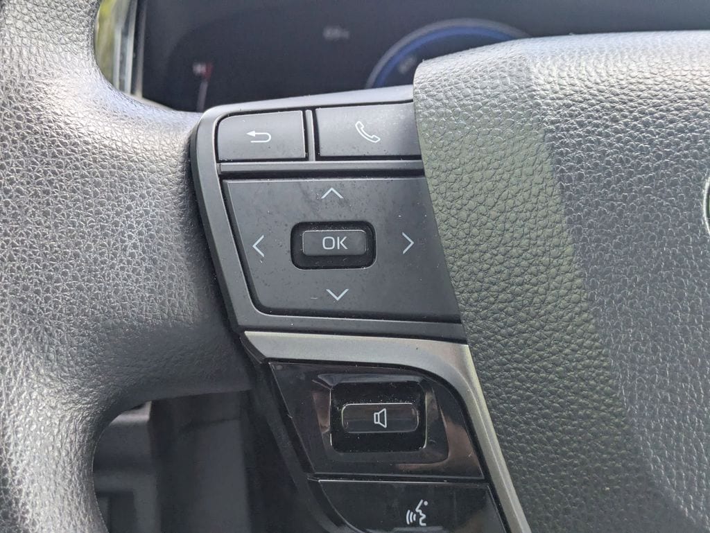 Thumbnail: 2025 Toyota Camry - 23