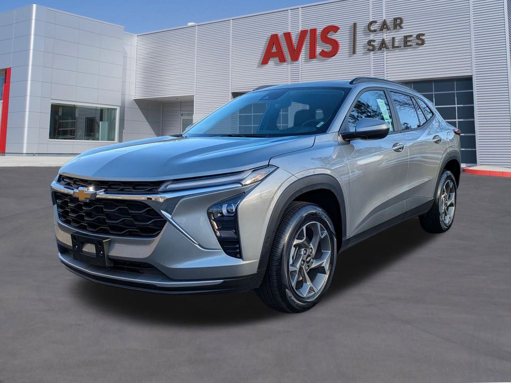 2025 Chevrolet Trax LT's photo