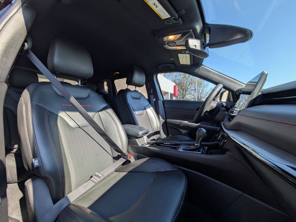 Thumbnail: 2025 Jeep Compass - 28