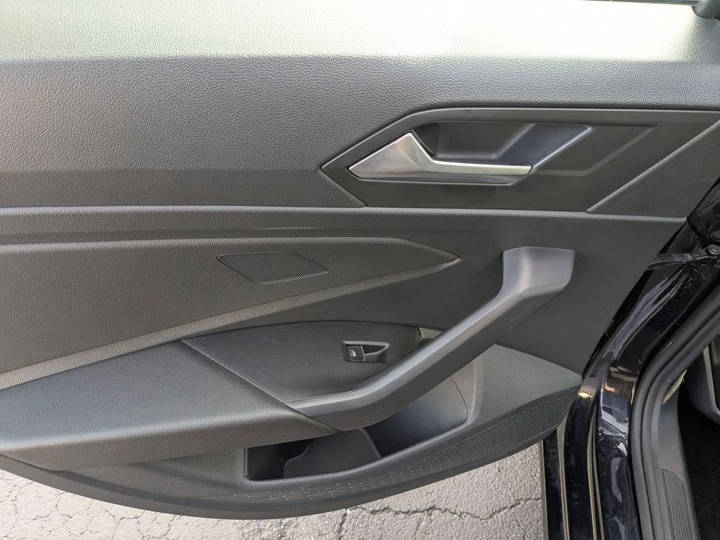 Thumbnail: 2025 Volkswagen Jetta - 25