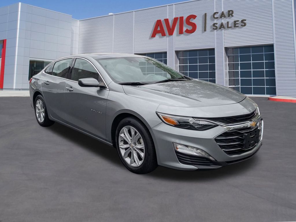 2024 Chevrolet Malibu 1LT photo 2