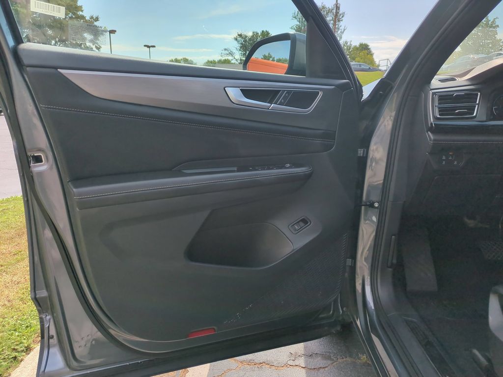 2025 Volkswagen Atlas Cross Sport SE w/Tech - Photo 9