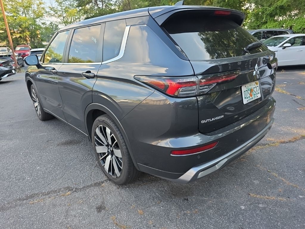 Thumbnail: 2025 Mitsubishi Outlander - 5