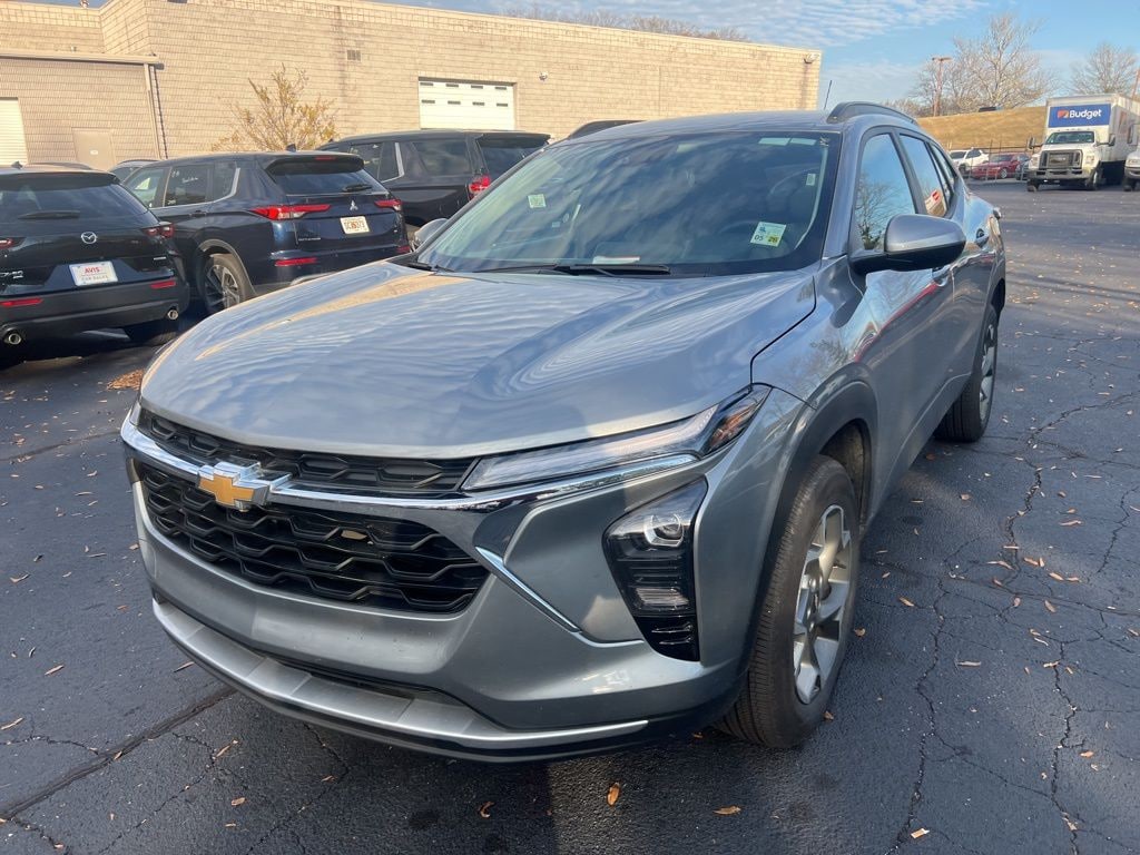 Certified 2025 Chevrolet Trax LT SUV