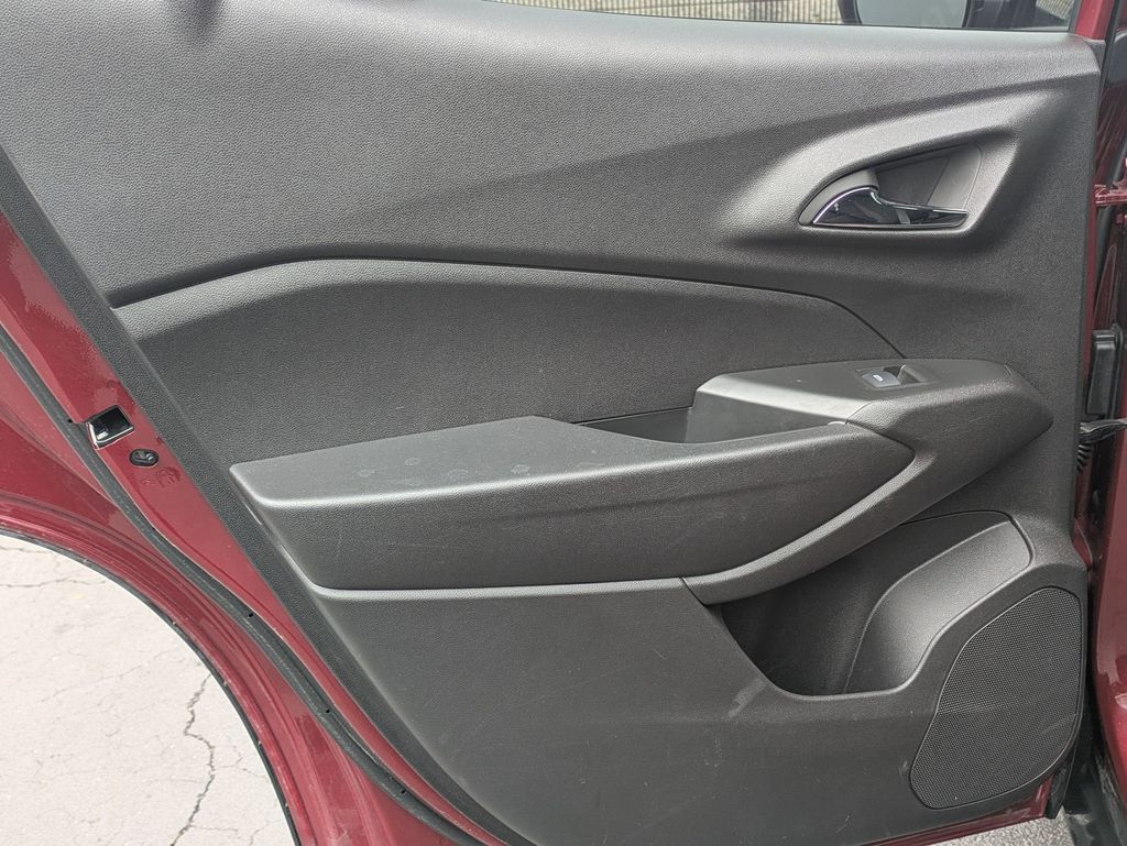 Thumbnail: 2025 Chevrolet Trax - 23