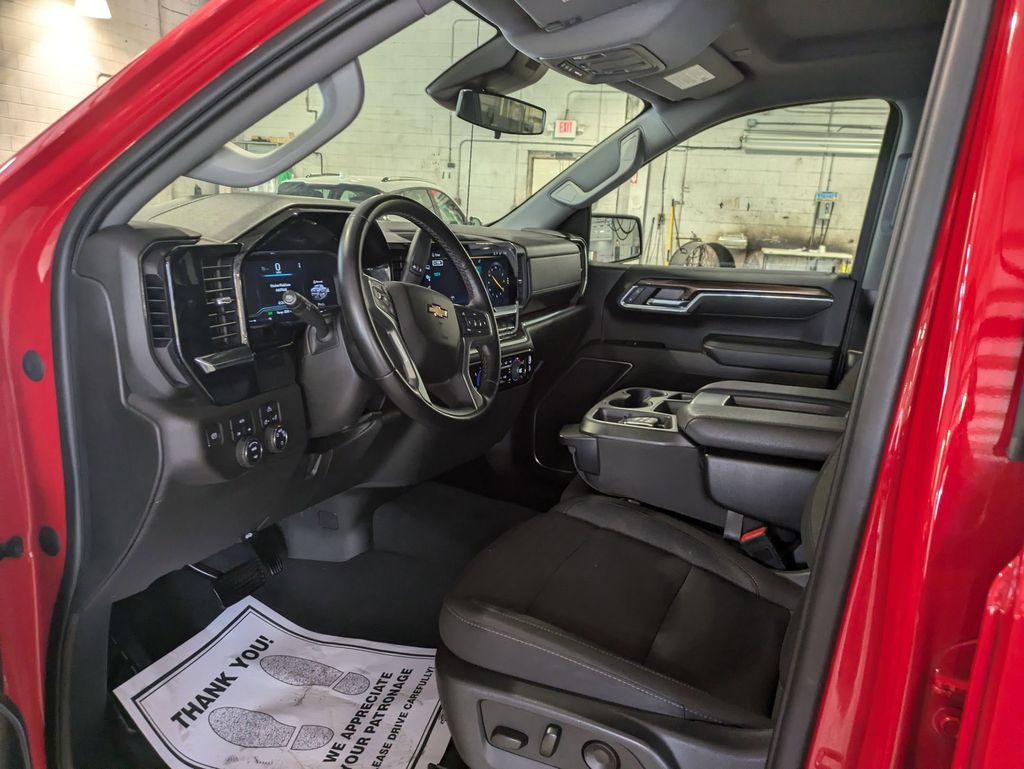 Thumbnail: 2023 Chevrolet Silverado 1500 - 11