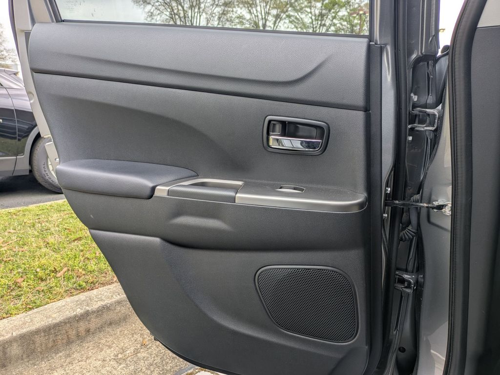 Thumbnail: 2025 Mitsubishi Outlander Sport - 24