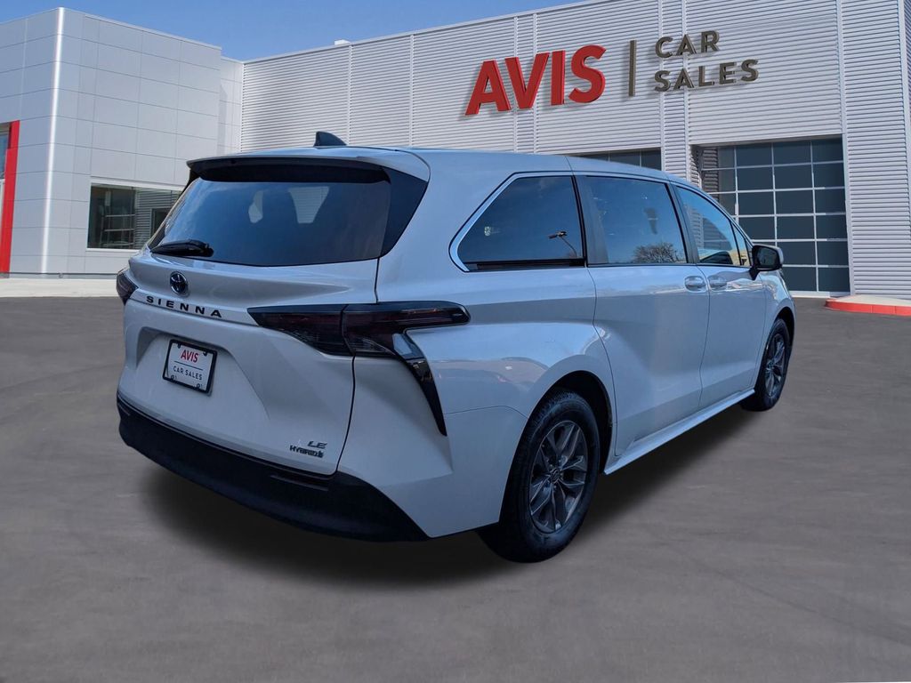 Thumbnail: 2024 Toyota Sienna - 6
