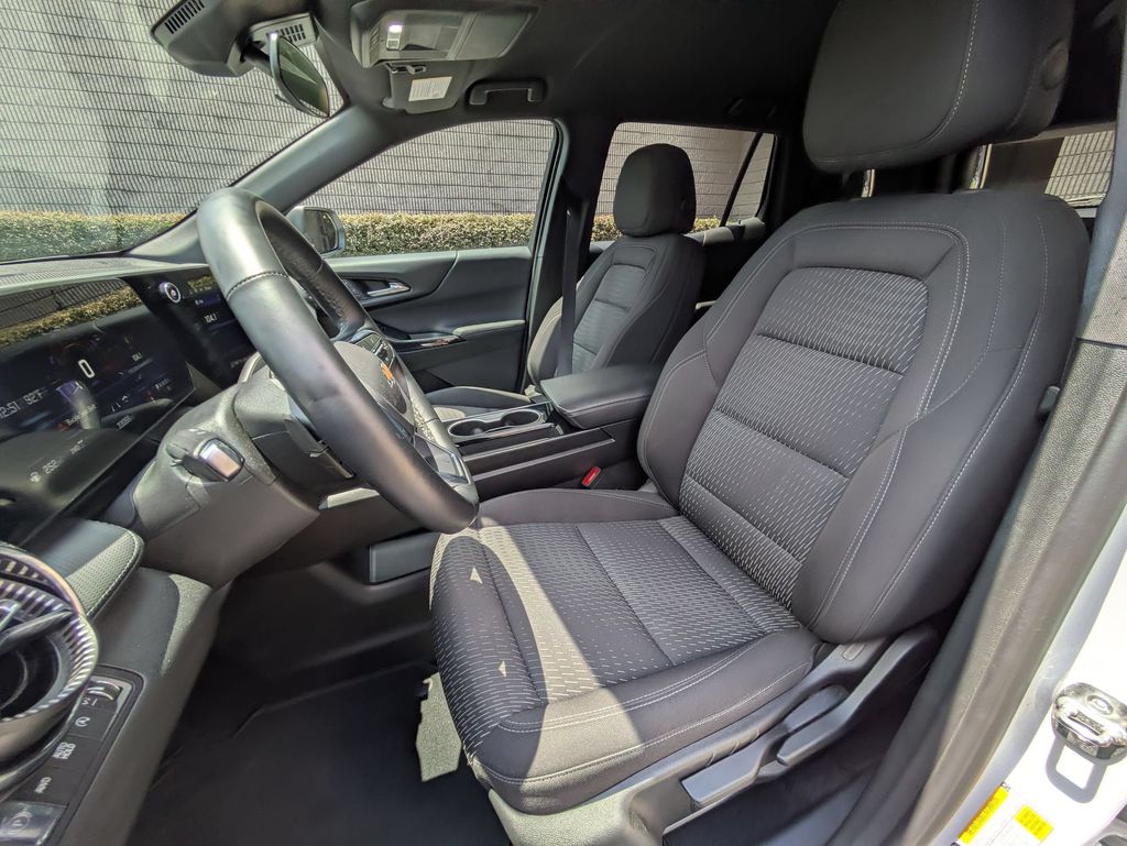 Thumbnail: 2025 Chevrolet Equinox - 24