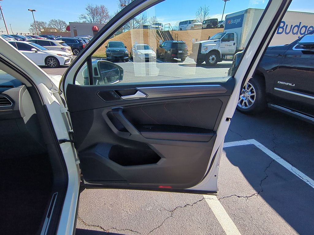 Thumbnail: 2024 Volkswagen Tiguan - 33