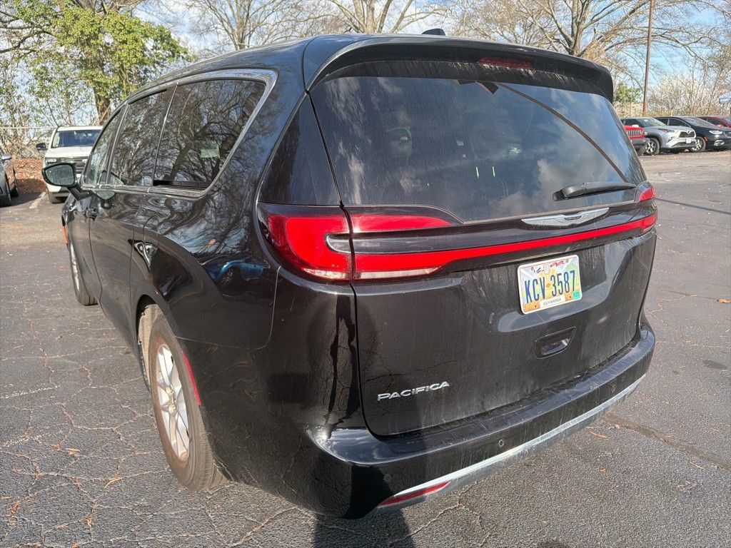 Thumbnail: 2023 Chrysler Pacifica - 7