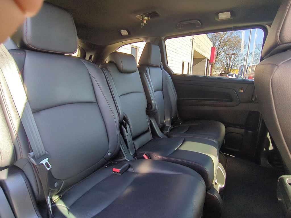 Thumbnail: 2025 Honda Odyssey - 30