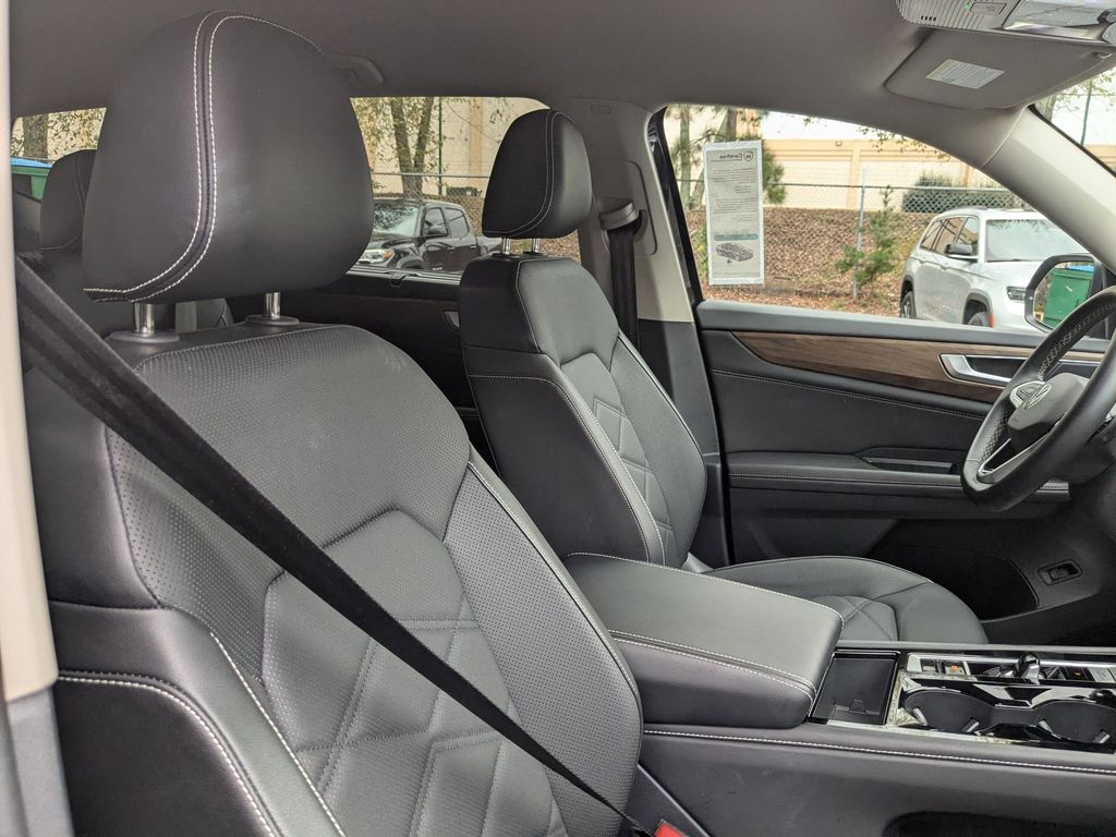 Thumbnail: 2025 Volkswagen Atlas - 28