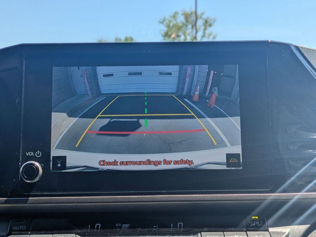 Thumbnail: 2025 Toyota Camry - 21