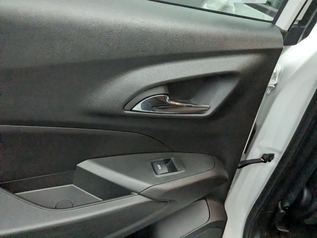 Thumbnail: 2025 Chevrolet Trax - 26