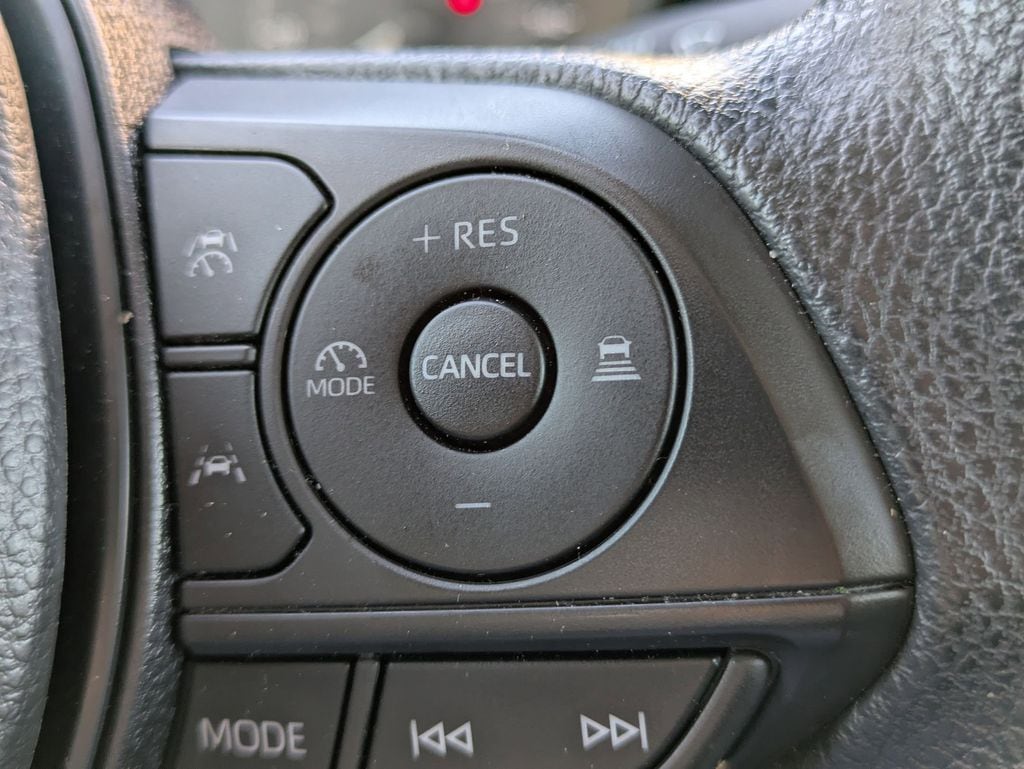 Thumbnail: 2025 Toyota Corolla - 18