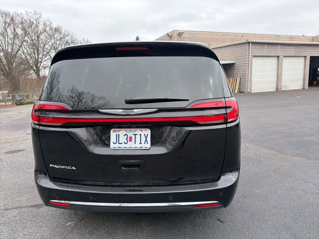 Thumbnail: 2025 Chrysler Pacifica - 9