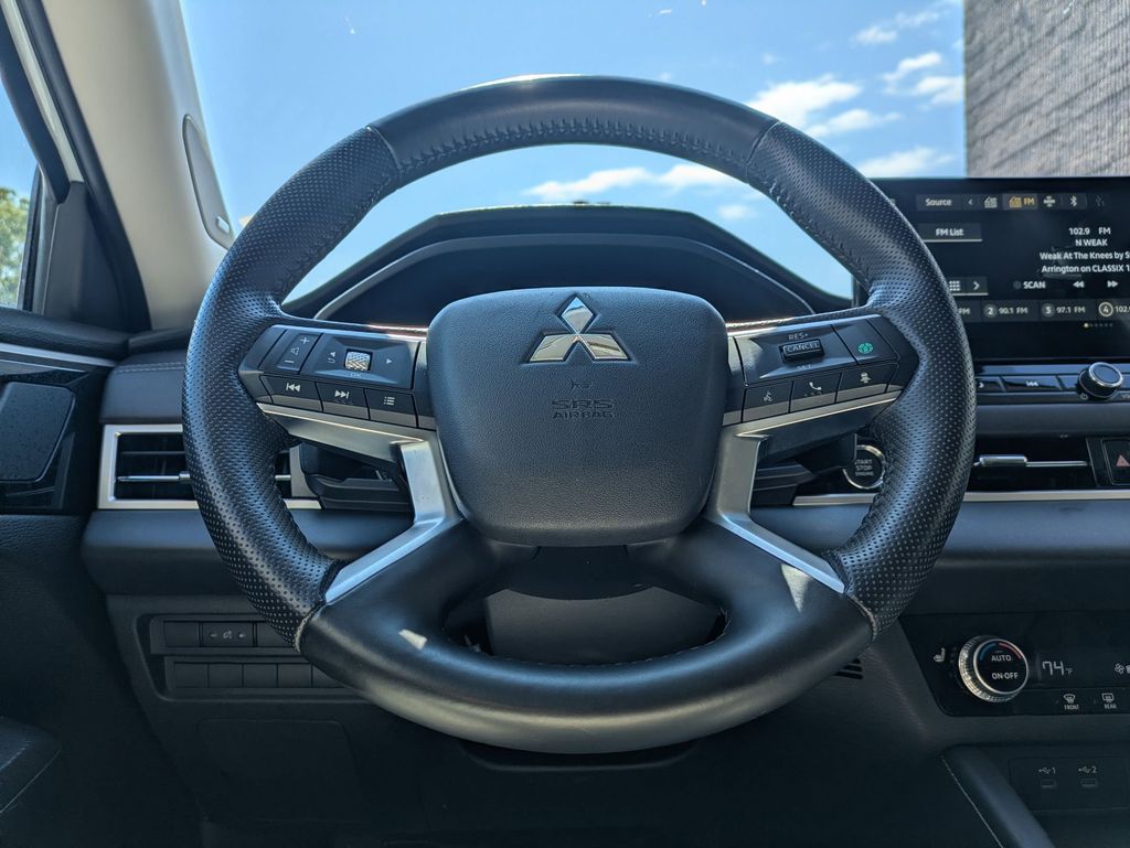 Thumbnail: 2025 Mitsubishi Outlander - 22