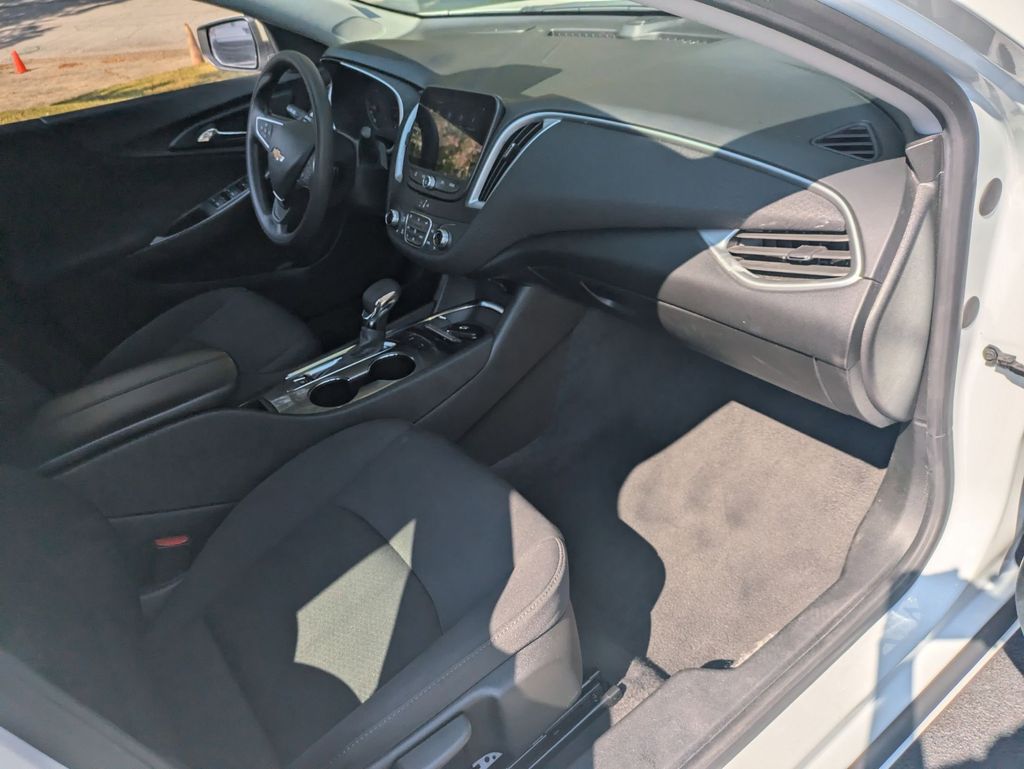 Thumbnail: 2024 Chevrolet Malibu - 34