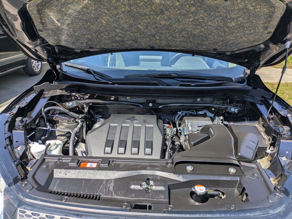 Thumbnail: 2025 Mitsubishi Eclipse Cross - 34