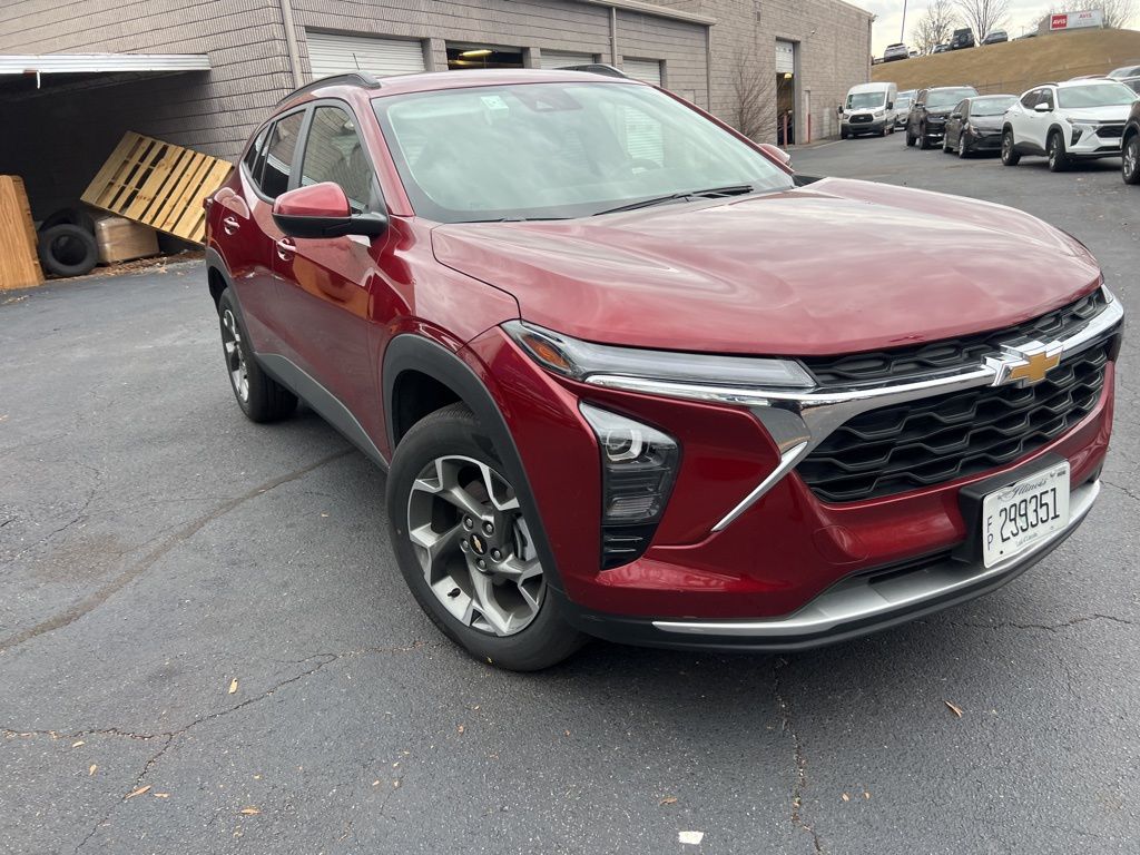 Thumbnail: 2025 Chevrolet Trax - 9