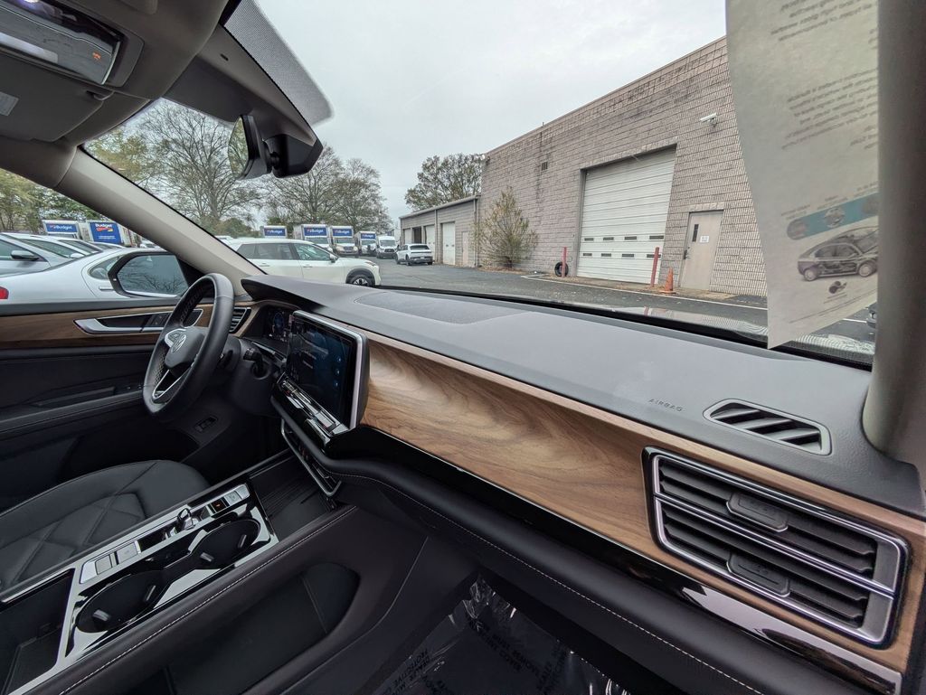 Thumbnail: 2025 Volkswagen Atlas - 28