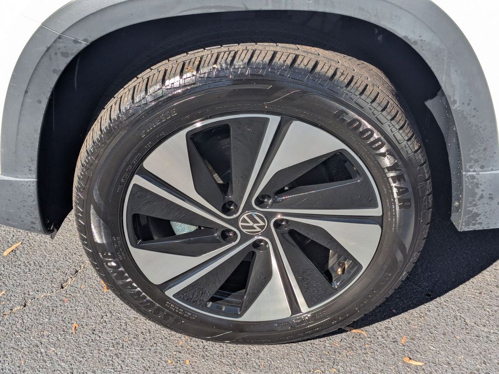 Thumbnail: 2025 Volkswagen Taos - 33