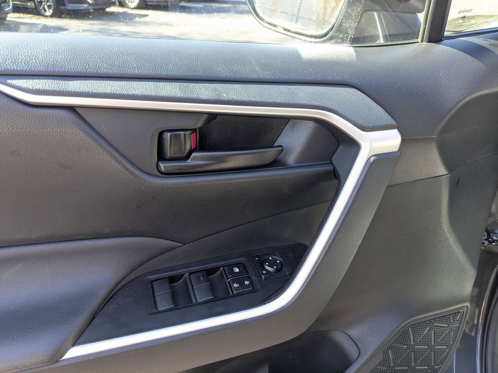 Thumbnail: 2025 Toyota RAV4 - 13