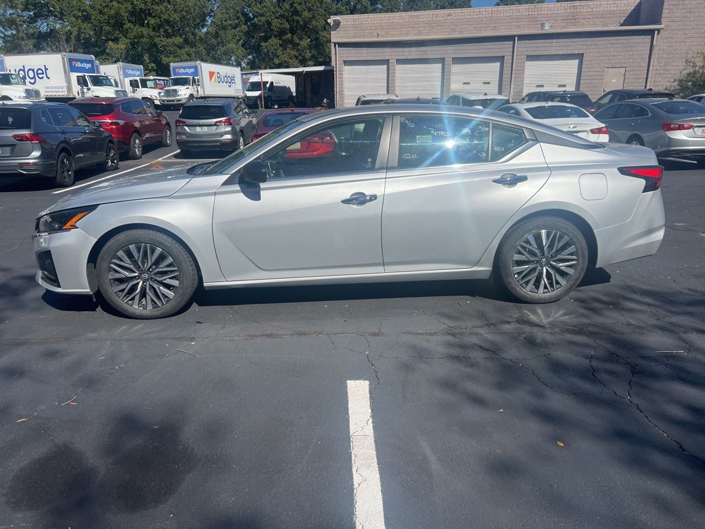 Thumbnail: 2024 Nissan Altima - 9