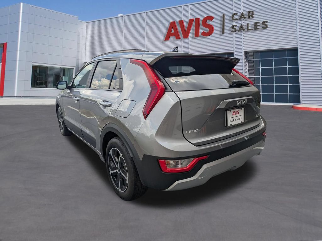 Thumbnail: 2025 Kia Niro - 9
