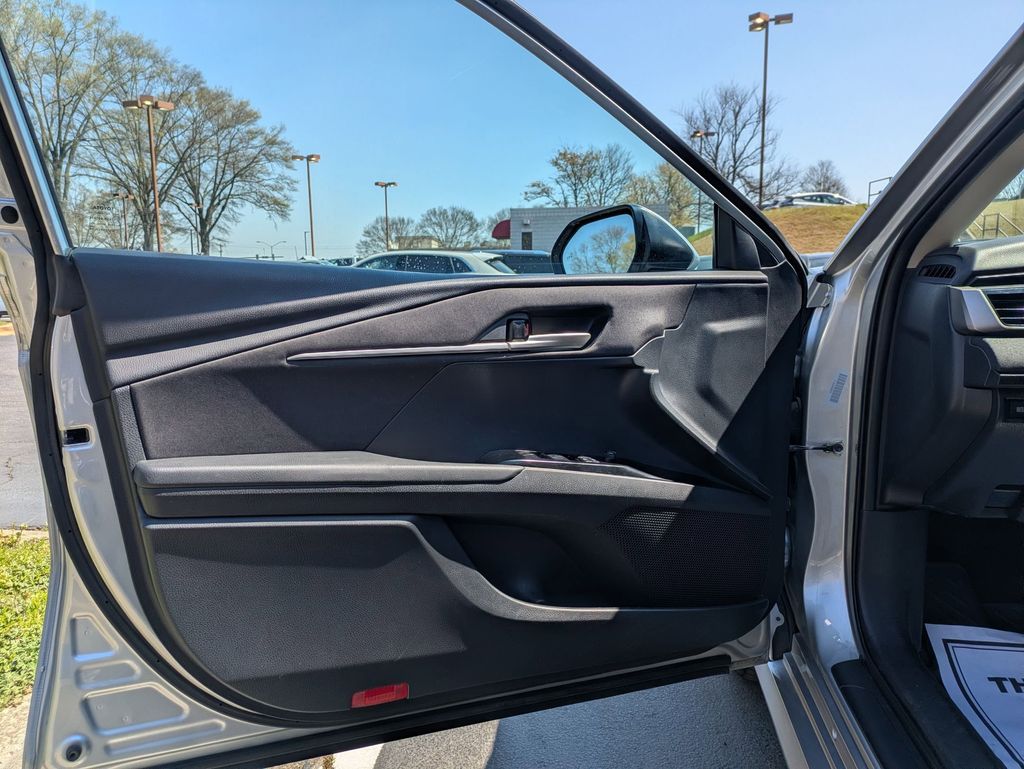 Thumbnail: 2025 Toyota Camry - 10