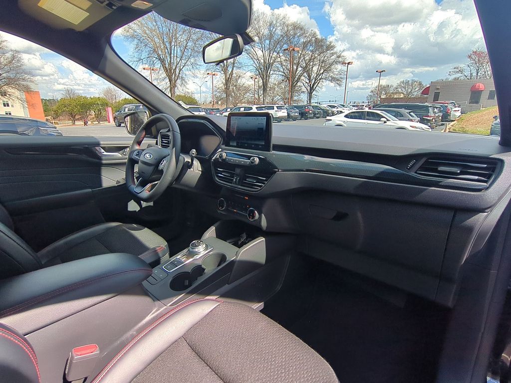 Thumbnail: 2025 Ford Escape - 31