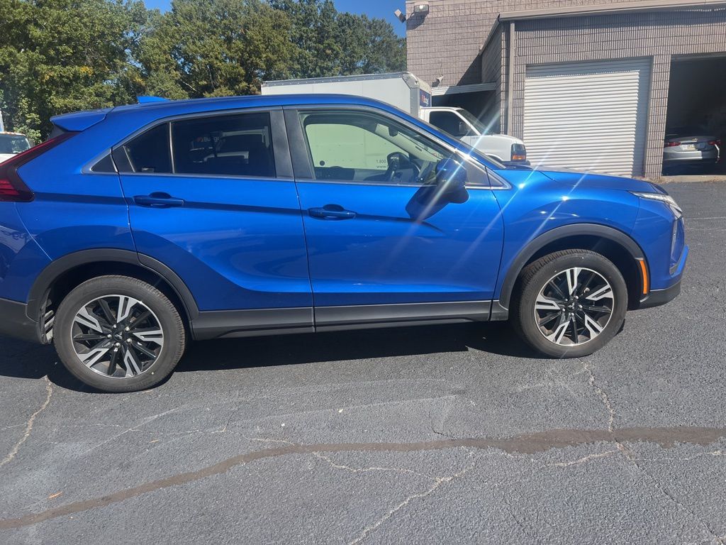 Thumbnail: 2024 Mitsubishi Eclipse Cross - 10