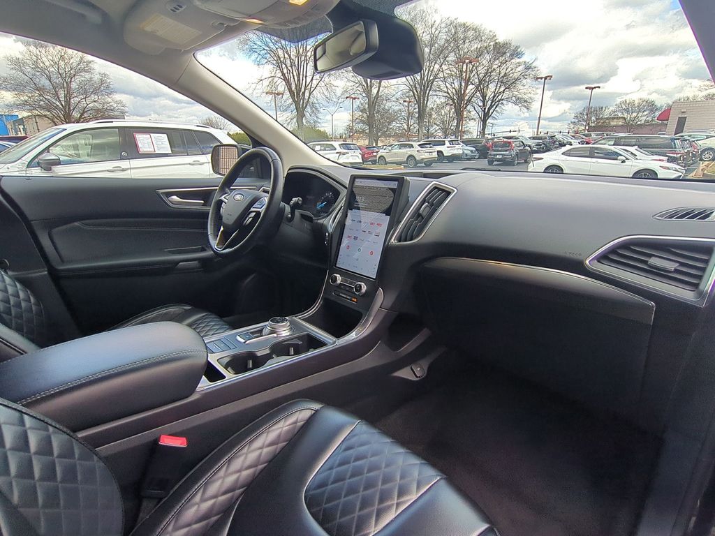 Thumbnail: 2024 Ford Edge - 31