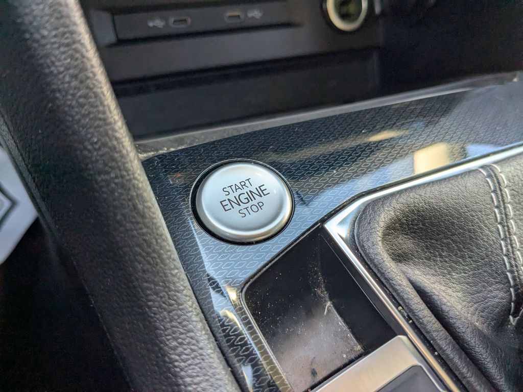 Thumbnail: 2025 Volkswagen Taos - 21