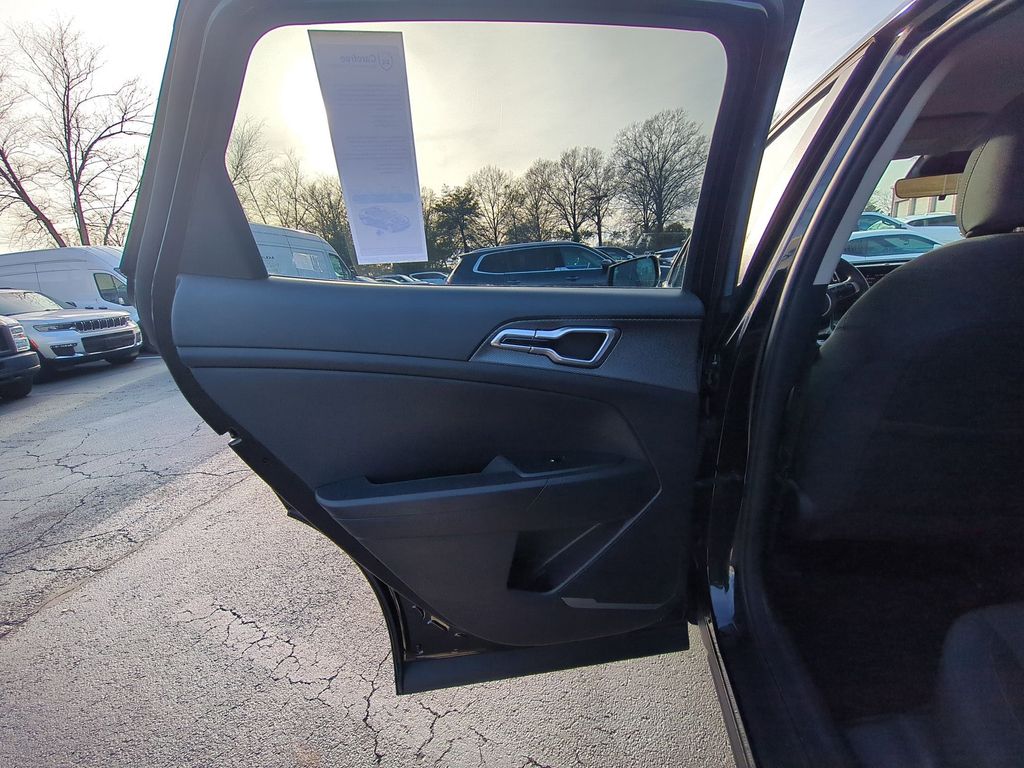 Thumbnail: 2024 Kia Sportage - 25