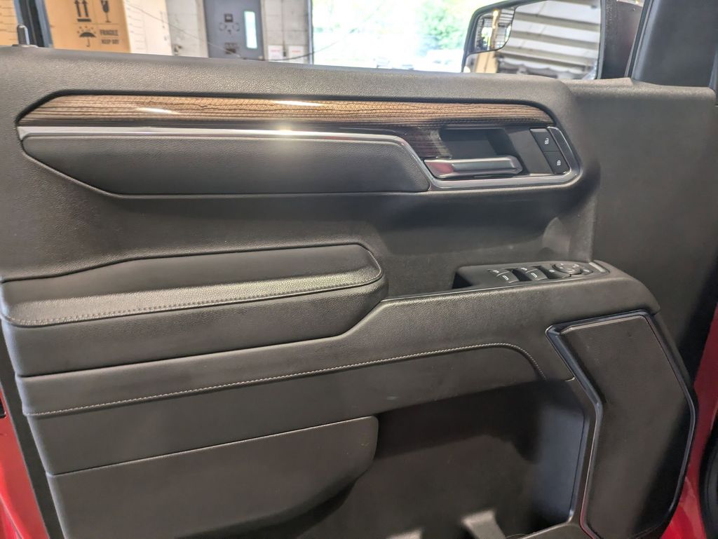 Thumbnail: 2023 Chevrolet Silverado 1500 - 9