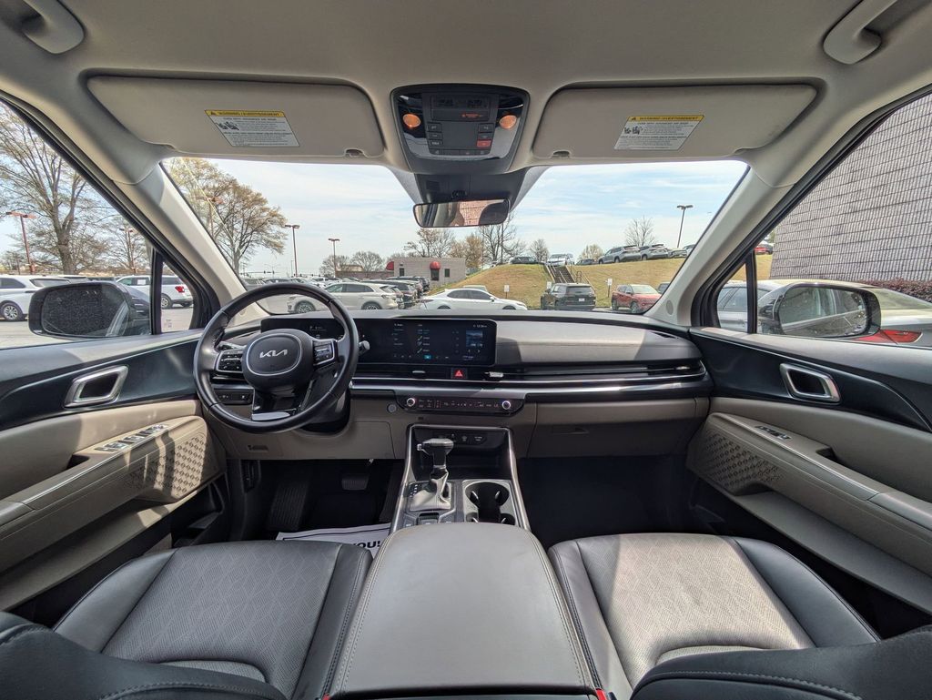 Thumbnail: 2025 Kia Carnival - 25