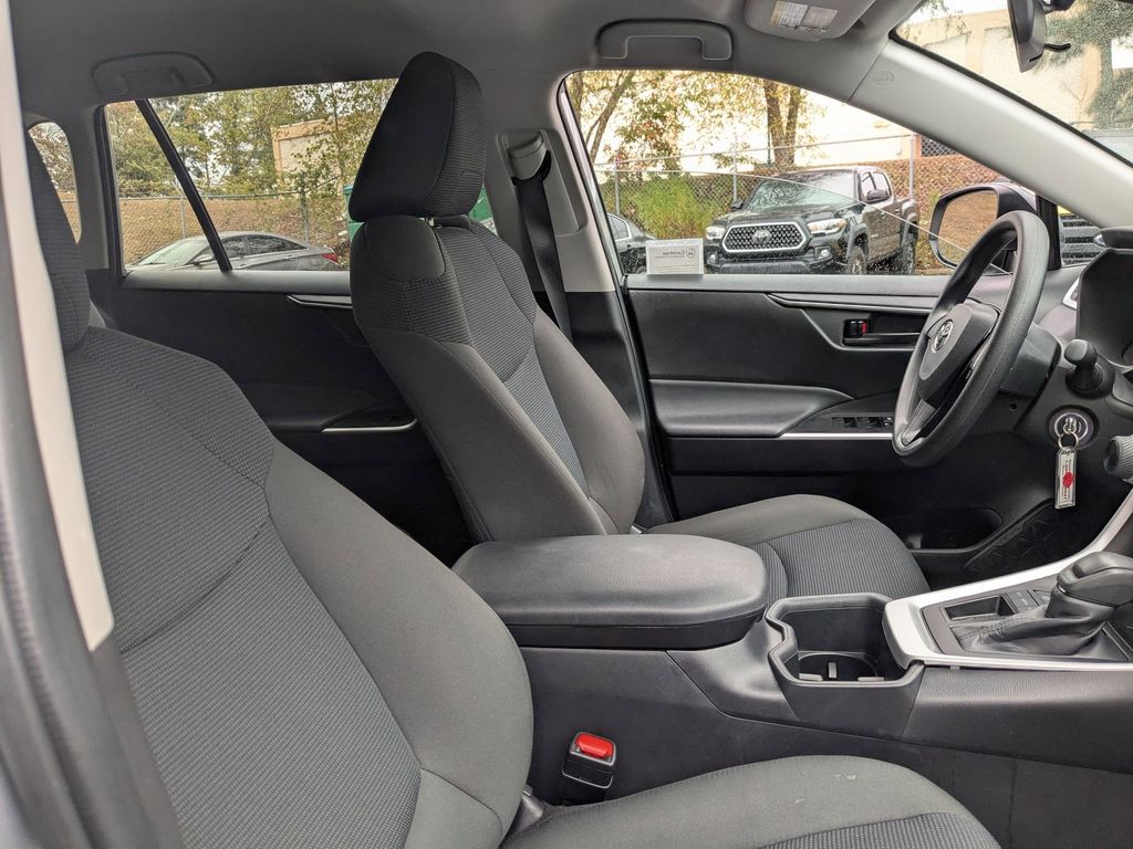 Thumbnail: 2025 Toyota RAV4 - 30