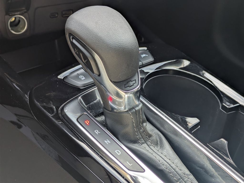 Thumbnail: 2025 Chevrolet Trax - 17