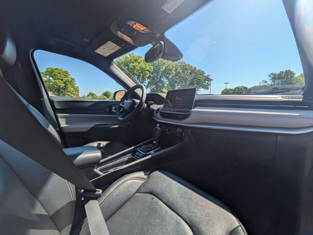 Thumbnail: 2025 Jeep Compass - 30