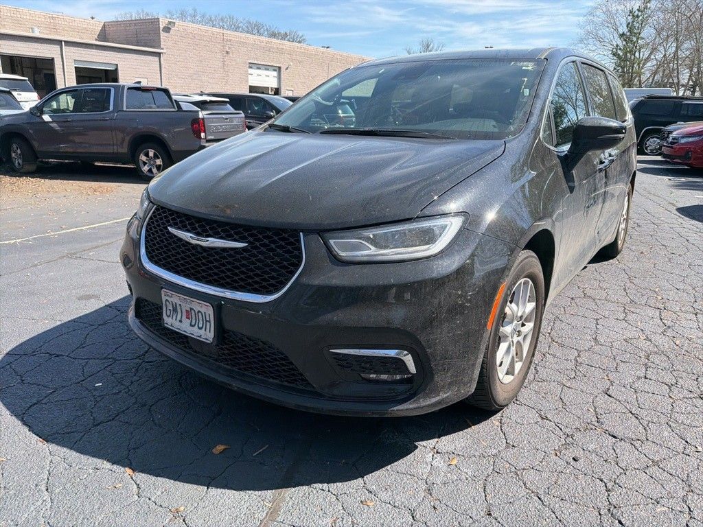 Thumbnail: 2025 Chrysler Pacifica - 3