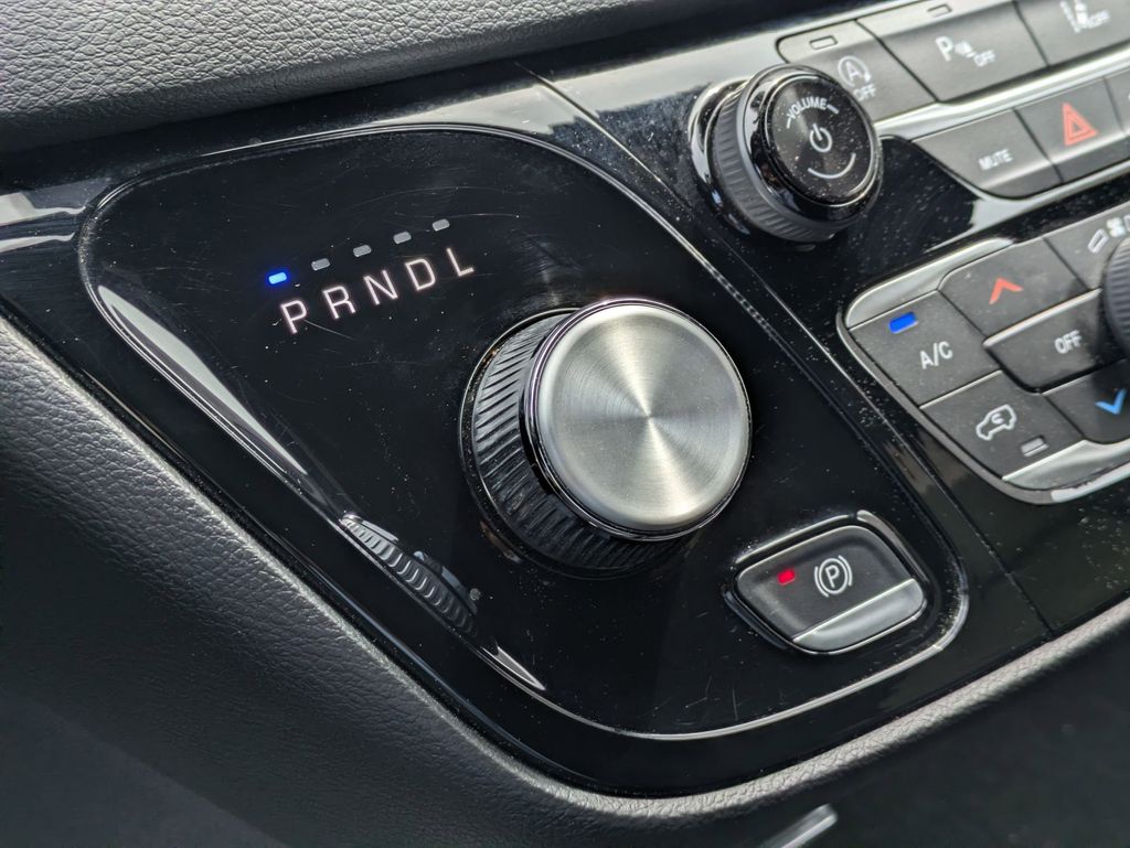 Thumbnail: 2025 Chrysler Pacifica - 17