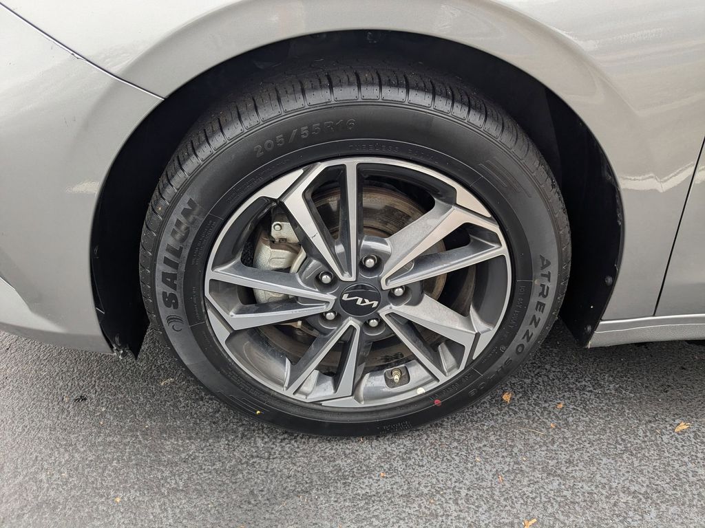 Thumbnail: 2024 Kia Forte - 34