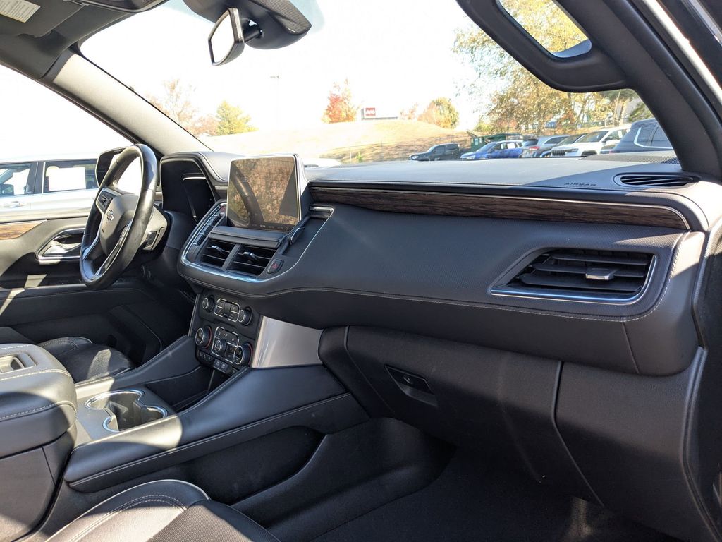 Thumbnail: 2023 Chevrolet Suburban - 32