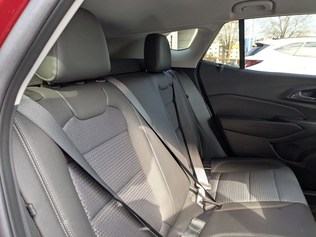 Thumbnail: 2025 Chevrolet Trax - 29